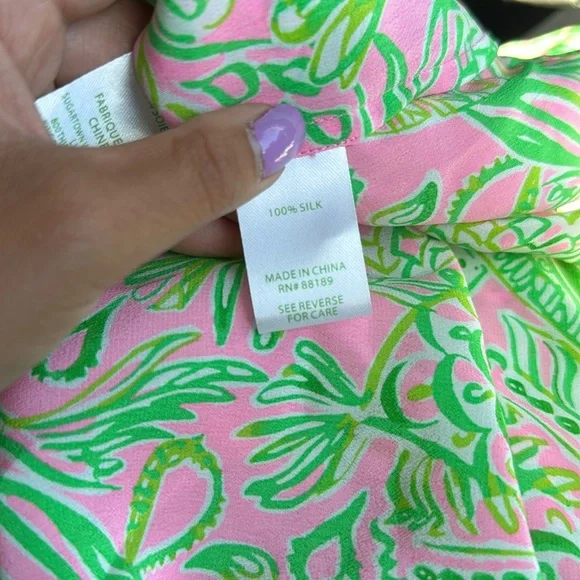 Lilly Pulitzer Elsa Silk Top Mandevilla Baby Fins And Flippers - Picture 2 of 9
